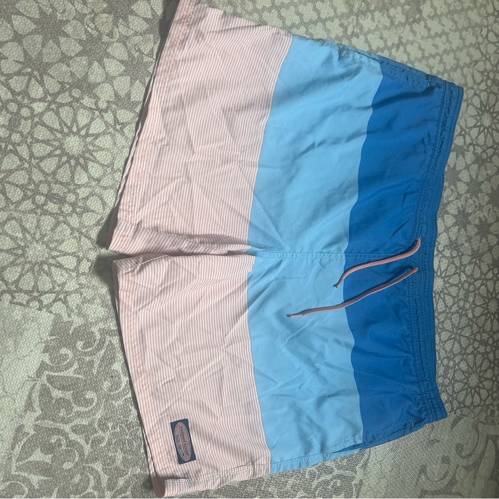 Vineyard vines swim trunks size XL - Picture 3 of 7